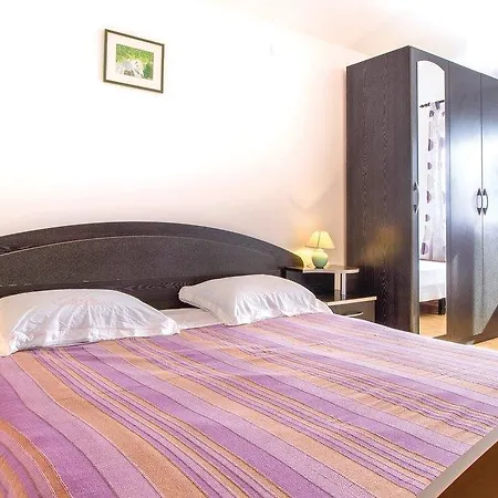 Apartment Lusi Ližnjan